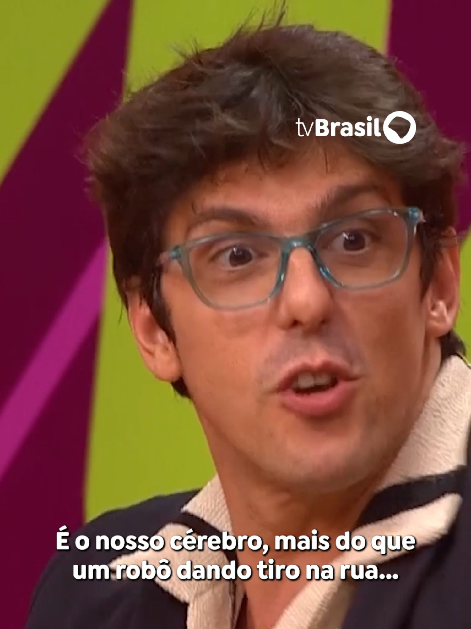 “É como se fosse uma epidemia de fake”. O ator Rafael Infante fala sobre o comportamento das pessoas na internet. Assista ao #SemCensura na íntegra no canal da TV Brasil no YouTube, pelo Spotify e no app TV Brasil Play! 📲 #Internet #SocialMedia #Fake