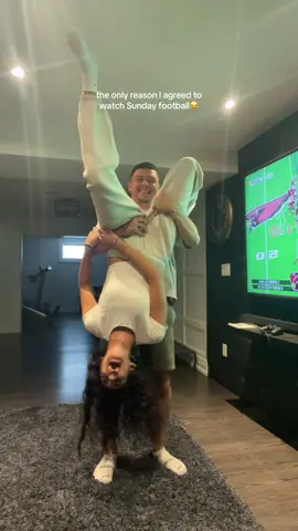 I was dying I didn’t think this would work on the first try😂😂😂  #fyp #trending #trendingsound #trendingvideo #trendingtiktok #bf #boyfriend #turntheworldupsidedown 