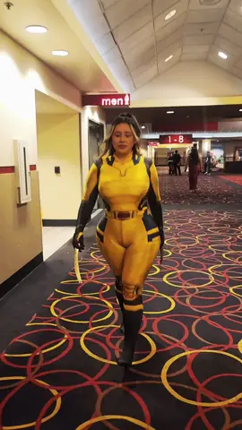 💛💙 #reels #deadpoolwolverine #wolverinecosplay #fypシ゚viral #moviegeek #paratii #fyeverything 