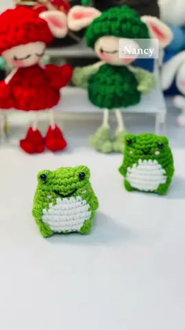 A cute little frog.(2)#crochet #crochetfrog #crochettutorial #🐸 #handmake #handmake #decorative #pendant 