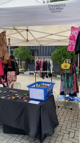 super fun day relaxing and shopping the best finds! thank you so much to everyone that showed up to support, we’re frvr grateful <333 #thriftmarket #sustainablefashion #popupshop #vintageshopping #vintagefashion #lagosthrift #y2k 