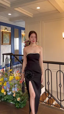 เดรสอกเกาะสีดำแต่งขอบเพชร มีถึง xs- l  #ชุดเดรส #แฟชั่นผู้หญิง #ชุดออกงาน #ชุดไปงานแต่ง #ชุดออกงานสวยๆ #ชุดออกงานสวยๆ #venicestudio #ชุดปาร์ตี้ 