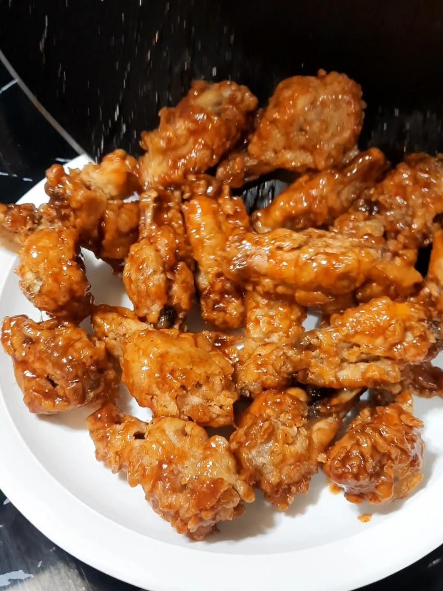 BBQ Chicken Wings Recipe #foryoupage #foryou #trendingtiktok #viraltiktok #cookwithuzma #bbqwings #bbqchickenwings #chickenwings #Recipe #cooking 