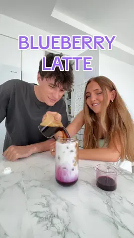 trying the new VIRAL drink 🫐 the blueberry latte #drinktok #viralfood #fyp #tastetest 