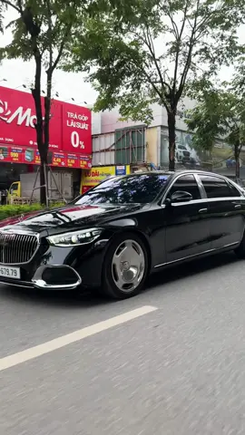 Thảm bay, Biệt thự di động,.... Maybach S450 đen nội thất nâu phương tiện ưu tiên đang di chuyển. #DaiPhatLuxuryCar #DucViet #Dcgr #S450Maybach