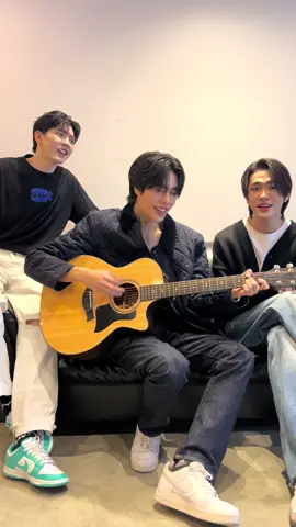 วันเกิดเธอ (TO YOU) - PHUWIN GUITAR VERSION @phuwintang @Thanaboon Kiatniran @besevboom  YOUTUBE : RISER MUSIC & ALL STREAMING #PHUWIN_TOYOU #phuwintang #RISERMUSIC