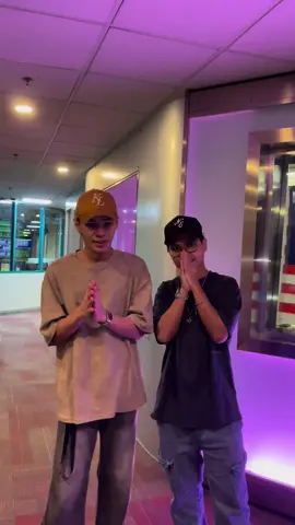 Dengarkan lagu La Di Du di semua corong radio 😉 dan di semua digital platform 🤓 #ladidu #Benladin #ladidubenladin #benladinladidu #lagubaru #trendingtiktok 
