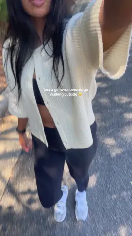 Just a girl who loves to go walking outside ☀️  #hotgirlwalk #OOTD 