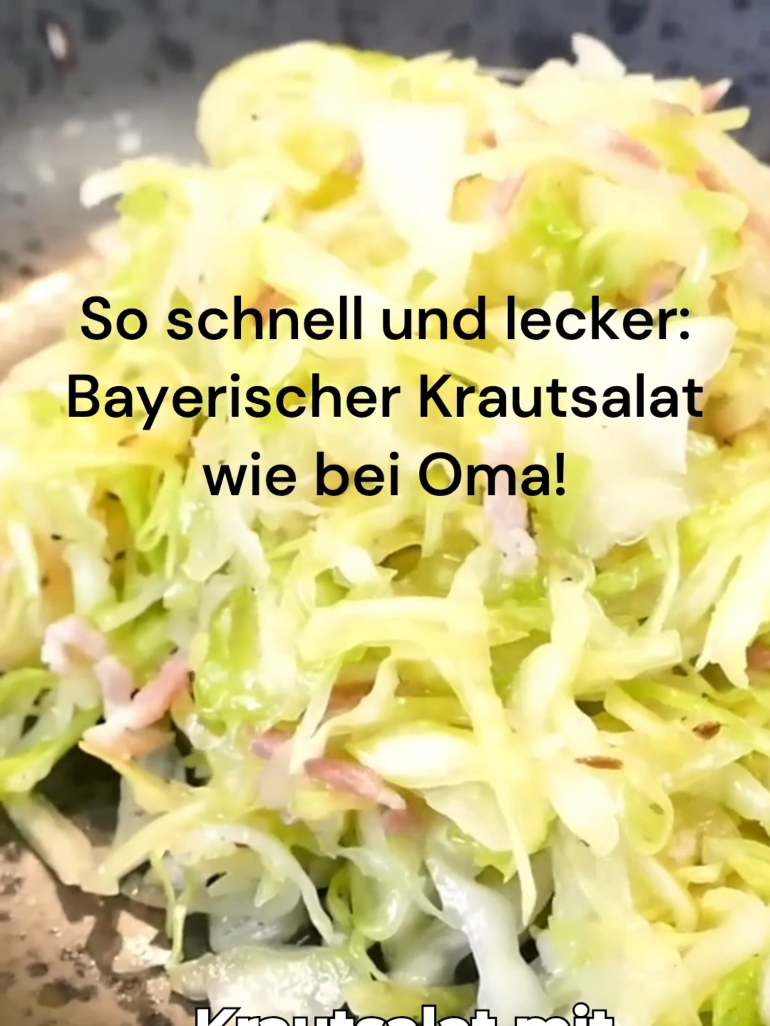 Bayerischer Krautsalat mit Speck 🥬 🥓 Einfach & Lecker selbst gemacht! Lust auf einen schnellen, leckeren bayerischen Krautsalat mit Speck? 😋👨‍🍳 Schau dir an, wie einfach du Krautsalat selber machen kannst – perfekt als Beilage oder einfach zum Genießen! 🥗💪 Egal ob mit Spitzkohl oder Weißkohl, dieses Rezept bringt dir den echten Geschmack der Hausmannskost nach Hause! 🏡🥓 Zutaten: 🥬 1 Spitzkohl 🧅 2 Zwiebeln 🥓 30 g Speck 🌿 1 TL Kümmel 🍶 3 EL Essig 🫒 3 EL Öl 🍬 1 EL Zucker 🧂 Salz und Pfeffer Zusammenfassung: In diesem Video zeige ich dir, wie du einen saftigen Krautsalat selber machen kannst – ganz nach dem Originalrezept aus Bayern! 🇩🇪 Mit feinem Weißkraut, knusprigem Speck und einer köstlichen Würze ist dieser bayrische Krautsalat ein echtes Highlight. 😍 Egal, ob du ihn als Beilage zum Grillen servierst oder als eigenständiges Gericht genießt, dieser Salat passt zu jeder Gelegenheit. 🥬🍴 Folge mir, während ich Schritt für Schritt den Callekocht Krautsalat zubereite und dir zeige, wie einfach kochen sein kann! 🌟 Dieses Krautsalat Rezept ist perfekt für alle, die schnelle und leckere Rezepte lieben. ❤️ #krautsalat #salatrezept #bayrischeküche