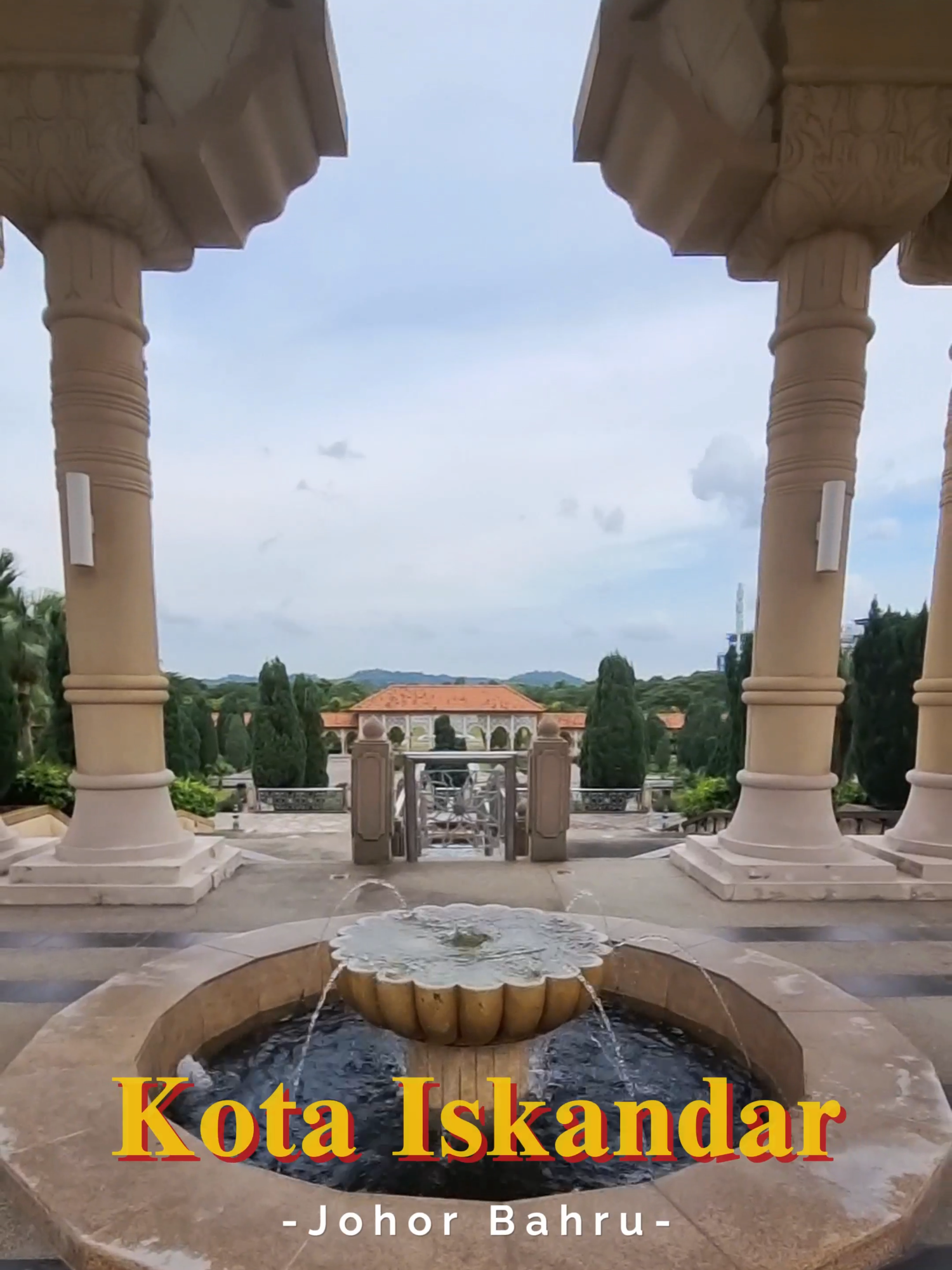 Discover the stunning beauty of a hidden gem, Kota Iskandar!  With its breathtaking Johor-Malay architecture and lush gardens, it's the perfect spot for capturing timeless photos in traditional Muslim attire. #jb #fypシ゚ #johor #seventeen #smileflower #세븐틴 #piano  #kpoppiano  #kpop #puterihabour #johorbahru 