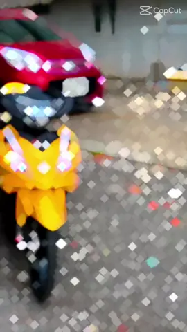Mẫu bộ dàn áo Exciter 2010 Vàng Đen mẫu tem RC.  Sản phẩm chính hãng - đáp ứng đầy đủ cho các đời xe từ 2006  đến 2010  cho dòng xe Exciter 135 