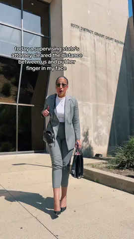 Do you need counsel who stands her ground in an UNJUST, PREDETORY SYSTEM?? #CallCierra 312.625.6129  #DontStartNoShitWontBeNoShit #HBIC #Assualt #Chicago #CriminalDefense #Exposure #Influence #Money #Power  Bullies will get bullied back. Call be the bulliER. Buckle up. I’m just getting started. 🔥😈✊🏽