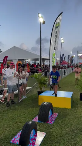 Que increíble 🫢 este niño les da arta competencia a los Combatientes de combate #ecuador🇪🇨guayaquil #ecuador🇪🇨 #viral #combate #RTS #RTS #foryou #elretornodelrey🧡💪💙 