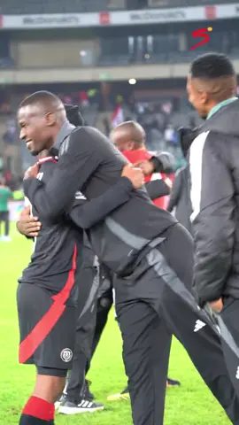 The brotherhood at Orlando Pirates 🫂  #sportsontiktok #orlandopirates #BetwayPrem #kasifootball 