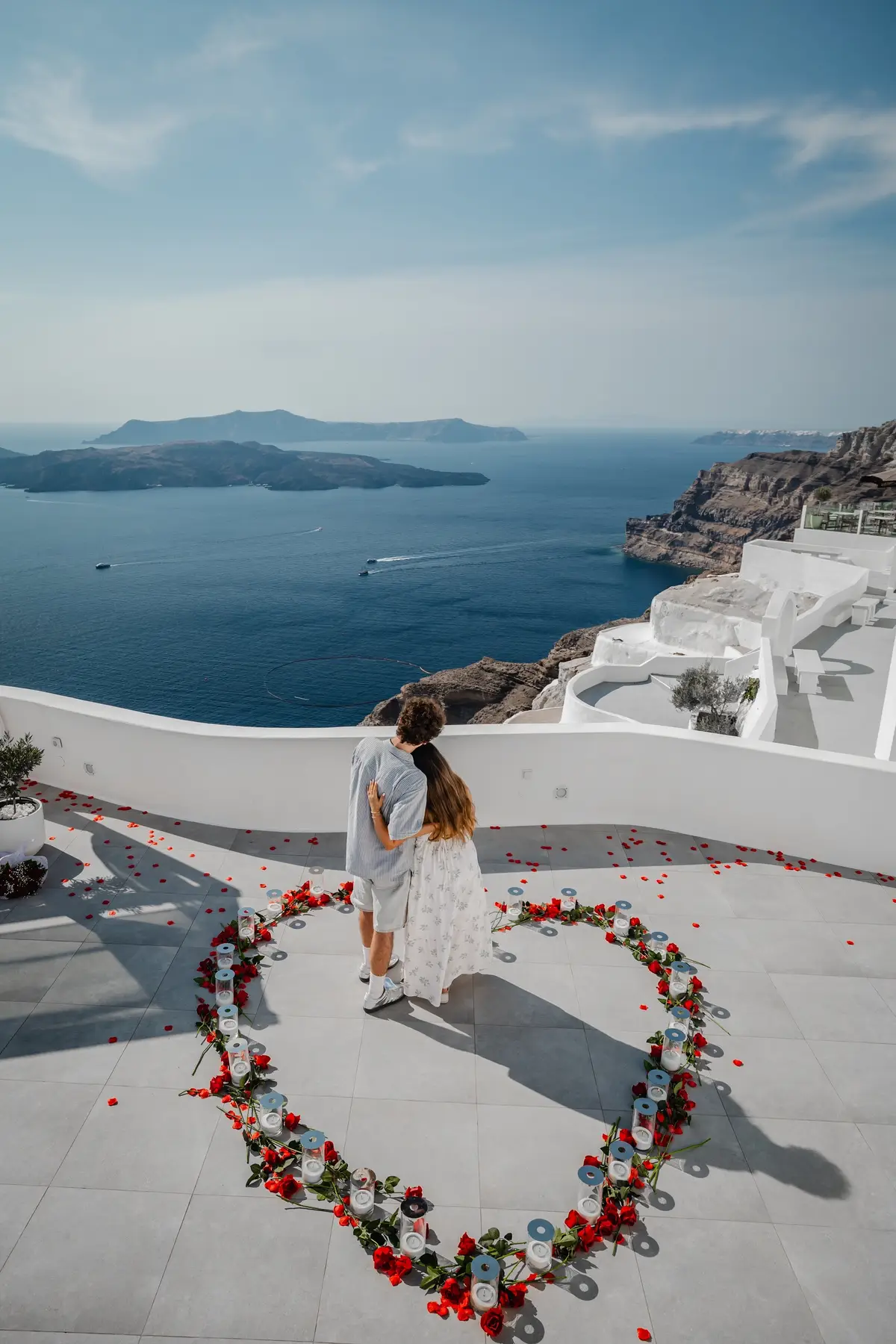 #proposalsantorini #santoriniproposal #santoriniproposals #santoriniphotographer #proposalidea #engagement #engagementrings #santorinigreece  