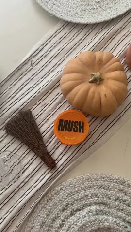 If I could put you onto one fall item... it's MUSH Pumpkin Pie overnight oats 🎃🥣 #upgradedoatmeal #easyovernightoats #overnightoats #wholefoods #fallhaul #pumpkinpie @MUSH 
