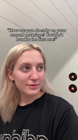 At this point its funny seeing people’s reaction #marriedyoung #divorce #fyp #marriage #marriedlife #funny #trauma #messytok 