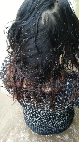 look what's wrong with her hair #lice #fyp#foryou 