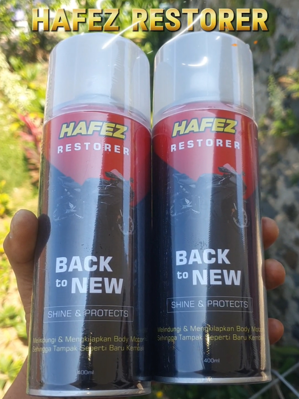 Deskripsi « HAFEZ RESTORER - PROTECTS & SHINE - 400 ML  PERHATIAN :  HAFEZ RESTORER BISA KIRIM KE DALAM PULAU JAWA, LAMPUNG, DAN PALEMBANG. SELAIN AREA TERSEBUT BISA DIKIRIMKAN, TETAPI WAJIB MENGGUNAKAN J&T ECONOMY, KARENA PRODUK MENGANDUNG AEROSOL SEHINGGA TIDAK BOLEH MASUK DALAM PESAWAT.  « MEMBERIKAN KILAP & PERLINDUNGAN YANG TAHAN LAMA UNTUK SEMUA WARNA KENDARAAN ANDA. GLOSSY DAN DOFF / MATTE.  « HAFEZ RESTORER untuk semua jenis cat motor yang memberikan Kilap WET LOOK yang terlihat jauh lebih mewah dibanding cat normal karena mengandung formulasi unggul SILICONE PREMIUM.  « HAFEZ RESTORER dikembangkan dengan teknologi ADVANCED MICRO-POLISHING yang efektif mengsamarkan baret goresan halus, noda jaring laba-laba, dan mengembalikan kemilau cat kendaraan motor Anda seperti nampak baru kembali.  KEUNGGULAN HAFEZ RESTORER :  “ Diperkaya dengan formulasi unggul SILICONE yang akan memberikan kilau tahan lama serta memberikan efek water repellent (efek daun talas / air tidak menempel)  “ Efektif mengsamarkan noda baret & goresan halus, juga noda swirl mark (jaring laba-laba)  . Memberikan kesan kilap basah WET LOOK yang mewah dan elegan pada cat kendaraan motor  « Menghilangkan oksidasi ataupun jamur pada permukaan cat  « Dapat digunakan pada semua jenis cat body kendaraan motor.  Cara pakai HAFEZ RESTORER :  1. Cuci dan keringkan kendaraan  2. Kocok botol lalu semprotkan ke permukaan body motor  3. Biarkan sejenak lalu lap dengan kain lembut kering  4. Ulangi semprot beberapa kali untuk menghasilkan kilau yang cemerlang  Isi : 400ml  #penghitambodymotor #pembersihbodymotor #pengkilapbodymotor #hafezrestorer #semirmotor 