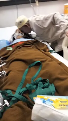Mohon do'a nya untuk mengirimkan 'Bissmillah' untuk kakak saya yang masih koma diruang ICU 😞 😭 #bismillahirrahmanirrahim  #icu  #koma 