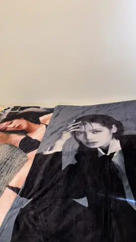 Get your custom kpop blanket  Made in high quality | Limited stock only Message for more details!📩 #blackpink #jenlisa #jennie #lisa #fyp #blanket 