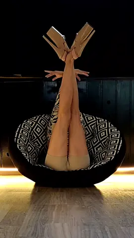 Маленький Teaser of my Sofa Performance. Не змогла не заюзати таку стильну річ як крісло тренера😉 Наразі разове тренування 150 грн❗ #sofadance #stripplastic #legdance  #legs #exoticdance #exoticflow #стріп  #танцідніпро #ноги 