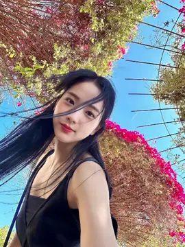 My girlfriend🤍😋 #jisoo #kimjisoo #jisoo_sooyaa #blissoo #fyp #fypシ゚ #foryou #xyzbca 