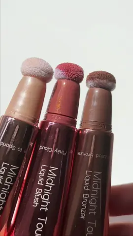 Farmasi’s Midnight Touch series, a trio of luxurious liquid formulas, makes it so easy to achieve that beautiful glow. Just twist and apply to accentuate your beauty! Do you have them all?    #Farmasi #FarmasiMalaysia #MidnightTouch #Beauty #Makeup #Bronzer #Blush #Highlighter #GlowingSkin