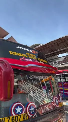 ANAK SHOLEH W 7607 UP Surabaya - Bandung (Cimahi) Non Ekonomi  Start Surabaya = 15.45 Start Bandung (Cimahi) = 13.00 #ayonaiksugengrahayu  #sugengrahayupurwokerto  #ptselamatsugengrahayu #sgloverz #penggemarsumbergroup #sumberselamat #sugengrahayucepat #busbandung  #busbandung #sugengrahayubandung #jalurselatan #busjawatimuran #busjawabarat #busjogja #terminaltirtonadi #sugengrahayucimahi #buscimahi #cimahi #busbandung 