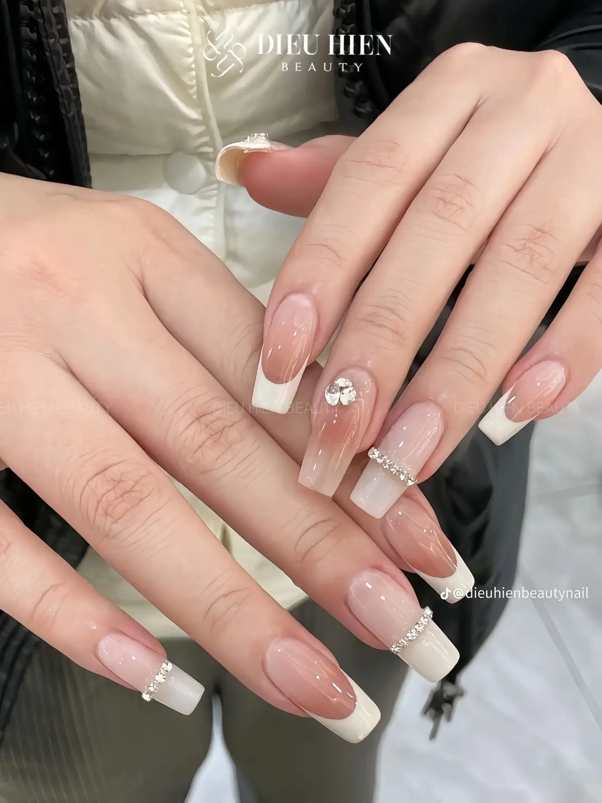 Nail Tết 2025 🎀 Tham khảo chị em ơiiii 🤍#nailxinhmoingay #nailboxthietke #nailbox #nailxinhtaydep #naildepnailtet2025 