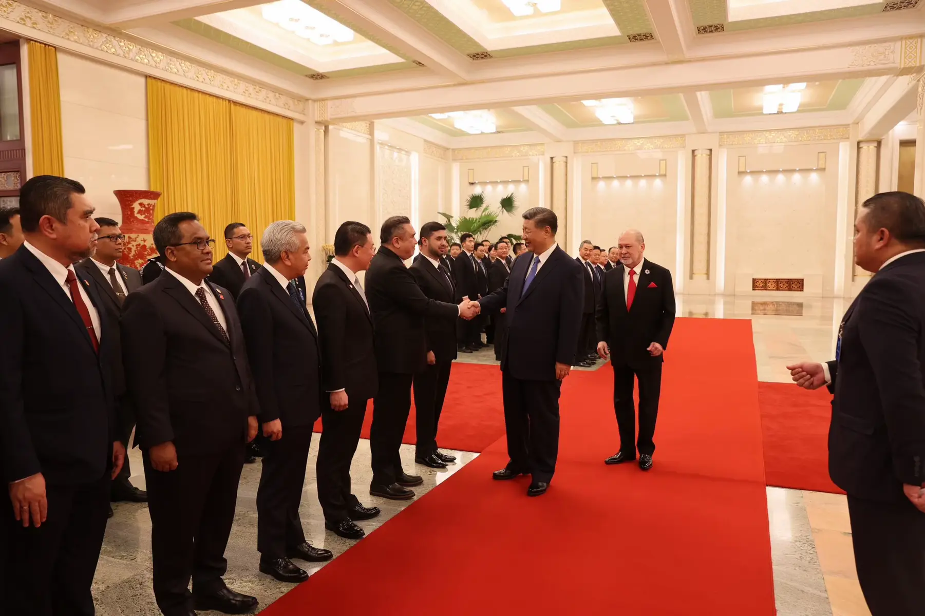 Bersama Yang di-Pertuan Agong Sultan Ibrahim di China untuk Lawatan Negara bertemu dengan Presiden Xi Jinping dan Perdana Menteri Li Qiang.  #anthonyloke #demipertiwi 