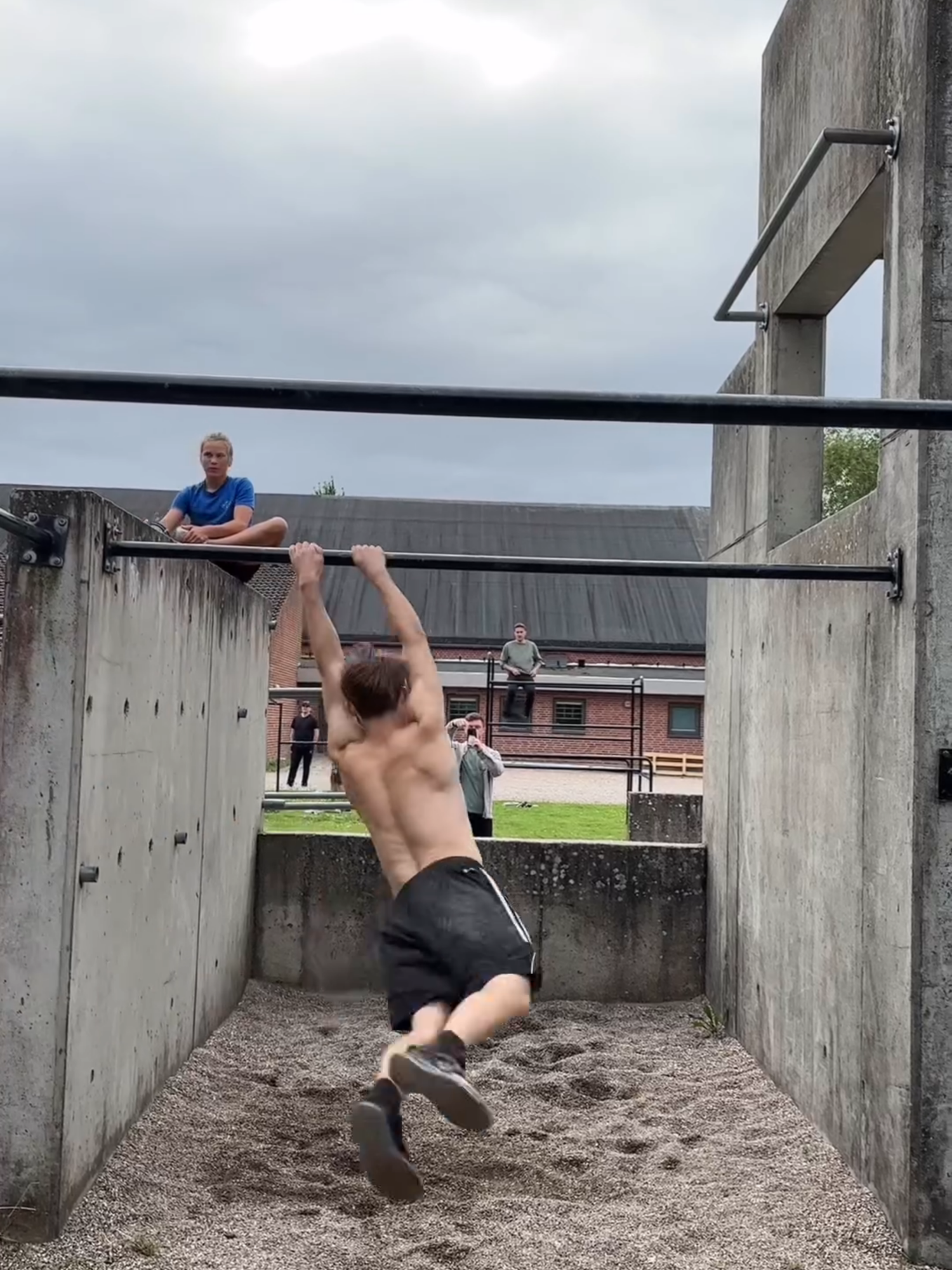 Gravity's been switched off!  (IG🎥: @Kevinfranzen01 ) #Unreel #Extreme #Parkour #Swing #Athlete