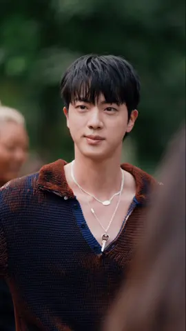 #Jin of #BTS arriving at the #gucci show today in Milan.  Video by husband and wife duo, Jonathan Jacobs and Nisha Johny. #jinbts #kpoptiktok 