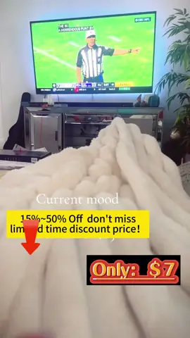 IN LOVE AND ITS SO SOFT#blanketlife #blanket #pink #warm #winter #coldweather #staywarm #comfy #soft#tiktokshopbacktoschool #TikTokShop #summersale #foryoupage 