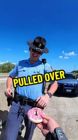 Got pulled over on my motorcycle by a cool GSP officer but I had a surprise waiting... #motorcycle #bikelife #moto #gsp  #policeofficer #police #statepatrol 