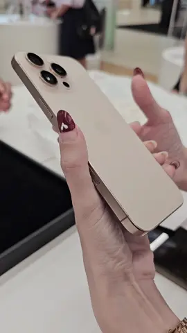 รอ iPhone 17 ไม่ไหว จัด iPhone 16 ไปใช้ก่อนแล้วกัน #iphone16promaxdeserttitanium  #iphone16promax #iphone16promax512g #ทริปนี้ที่รอคอย #เทรนด์วันนี้ #iphone #capcut 