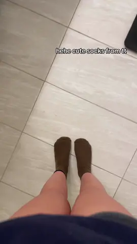 so many colors too love it #fyp #creatorsearchinsights #creatorinsights ##trending##tiktokshop##socks##cutesocks