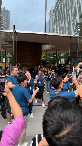 Mua được con #iPhone 16 mệt lắm 🤣 