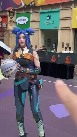 我霓虹这个版本到底算什么！！#Valorant #valorantcosplay #cosplayer #valorantclips #valorantfunny #cute #fyp #viral #xuhuong #douyin #trending #无畏契约 #bo_valorant #funny #comedy #thịnhhành