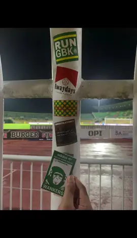 GBK(Grelow Berok Kasual)  kenapa lari macam biawak air.  DME dah Maju fight lah kenapa lari tak akan kat home sendiri nak lari aduh malu nya kalau firm lain tahu ni. stadium Kami aturan Kami lawak nya last2 run. #casualmalaysia #GrelowBerokKasual #pahangcasual #casualfootball #casualcultura #casualgames 