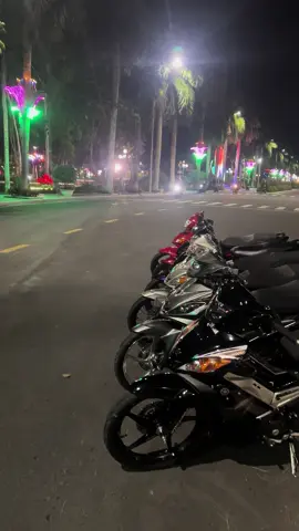 lâu lâu quay clip mà mấy a chạy ngang nẹt nẹt quài