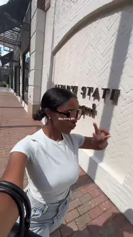 Happy Saturday girls 🫶🏽 Fridays are always like a love letter to myself for making it through the week lol so yesterday I took myself on a solo date and enjoyed my own company remember to do something for yourself this weekend 😚 #dayinmylife #spendthedaywithme #minivlog #aesthetic #weekendinmylife #shopwithme #SelfCare #Lifestyle 