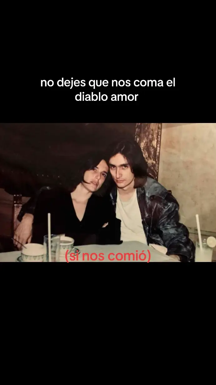 por cierto que lindos se ven alfonso y cecilia en esa foto 🥹❤️‍🩹  #caifanes #alfonsoandre #ceciliatoussaint #elsilencio #nodejesque 