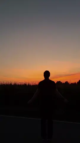 ❤️✨️ . . . #motivation #discipline #focus #dedication #sunset #workoutmotivation #workoutvibes #sunsetlover #calmingvideos #calmingsounds 