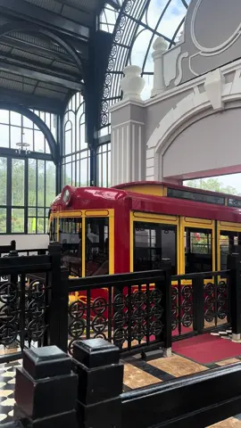 The popular RED TRAIN in SAPA Vietnam! 🚂❤️🇻🇳 #sapavietnam #trainsapa #sapatrain #redtrainvietnam #vietnamtravel 
