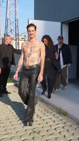 @Damiano David #damianodavid #milanfashionweek #milan #italy #mood #fyp #viraltiktok 