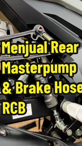 Rear masterpump dan teflong brake hose dari jenama RCB. Masterpump ni saiz dia 14 mm dan universal untuk kebanyakan motorsikal. #racingboy #rcb #y15zr #y15zrmalaysia #mxking150 #ysuku #y15 #fyp 