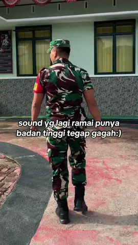 tren gapura kabupaten  #sound #tren #slowmo #suportme #fyp #beranda #สโลว์สมูท #สโลว์สมูท #สโลว์สมูท #สโลว์สมูท #สปีดสโลว์ #สโลว์สมูท 