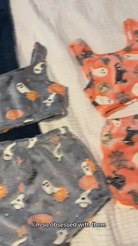 #spooky #halloween #spookyseason #spookyszn #fall #cozy #pjs #halloweenpjs #halloweencostume 