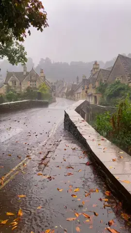 Castle Coombe in the Cotswolds  Rainy days and duvet days.  Perfect weather to be sat indoors snuggled up under a duvet watching films.    #thecotswolds #rainydays #foryou #fyp #englishcountryside #cotswolds #cotswoldslife #countryliving #rurallife #nature #uk #cotswoldvillage #autumn #autumnvibes #autumnal 